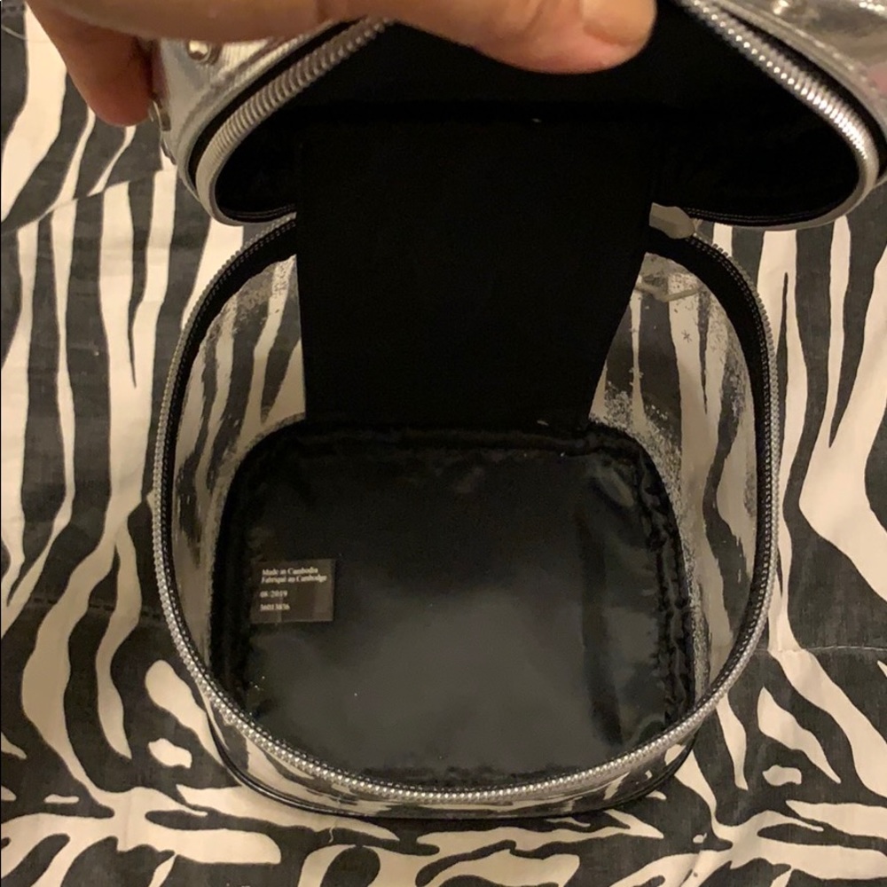 NWT. VS cosmetic bag - Picture 3 of 3